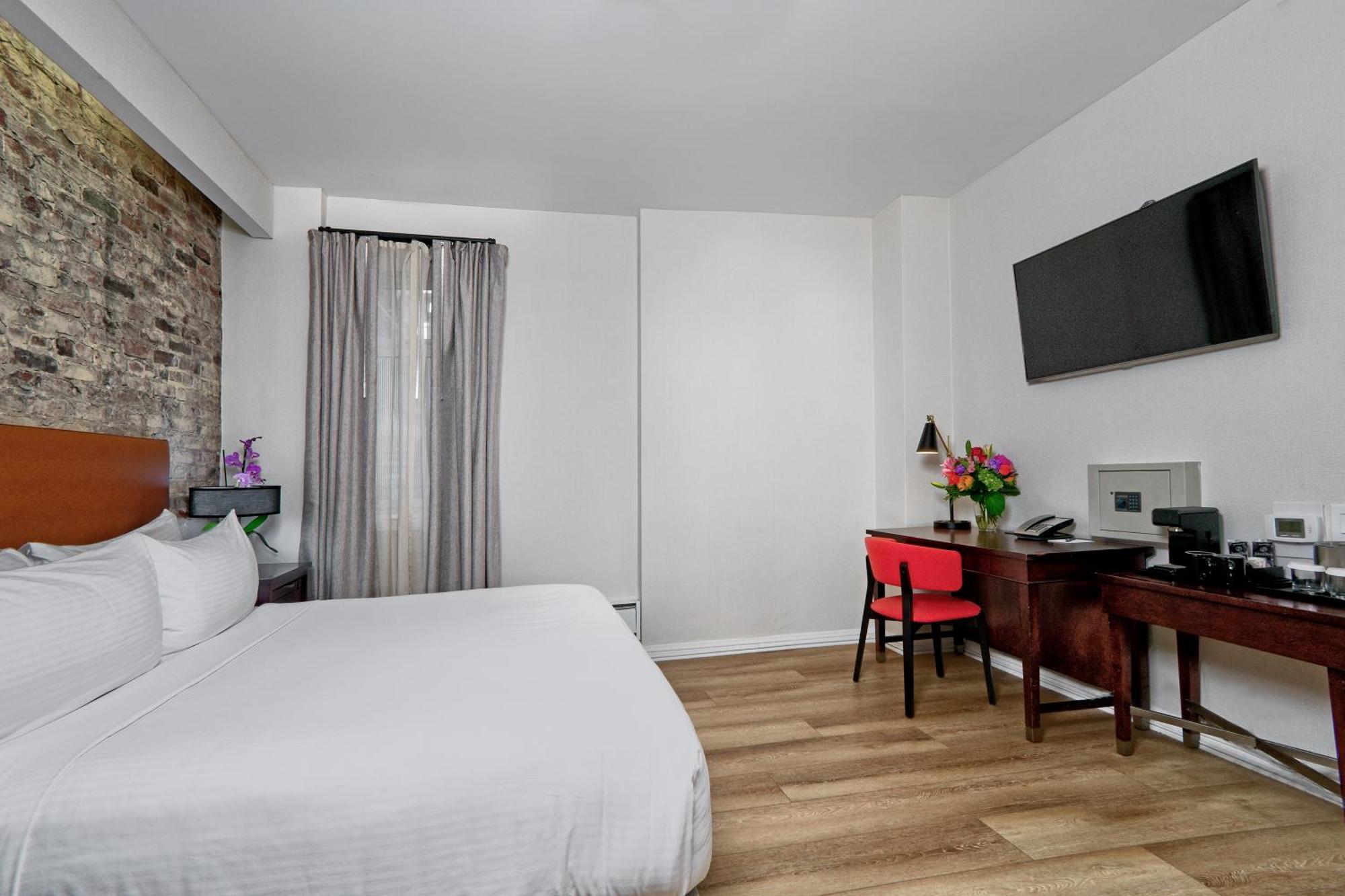 Chambre Standard Lit King-Size Accessible aux Personnes à Mobilité Réduite