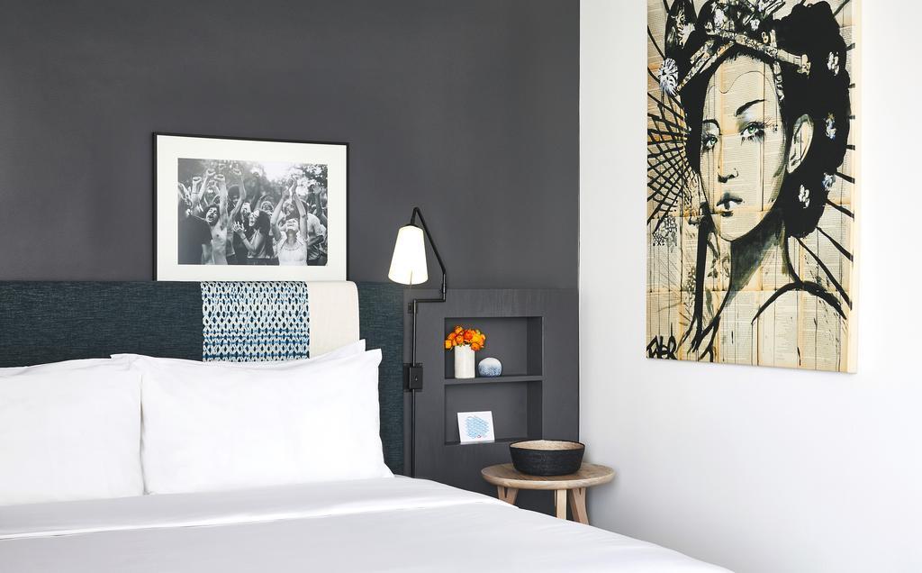 Chambre Lit King-Size avec Balcon - Vue sur Ville